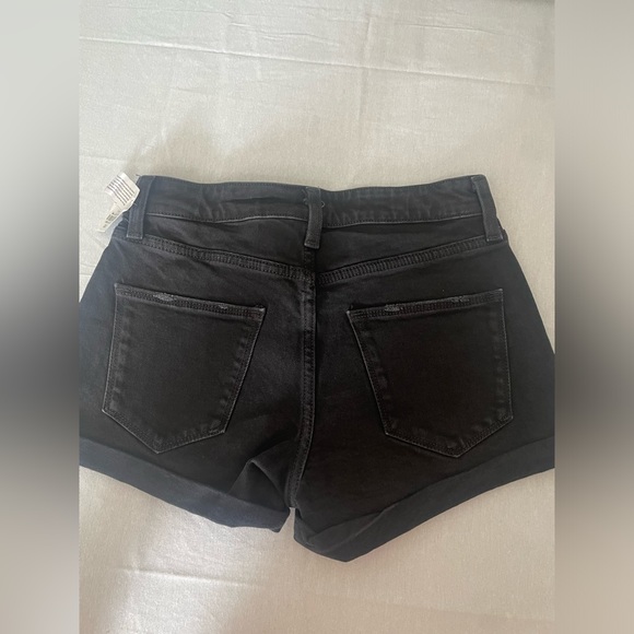 Arizona Jean Co Women’s Mid Rise Short Roll Tab Size 1 New w tag. - Picture 2 of 7